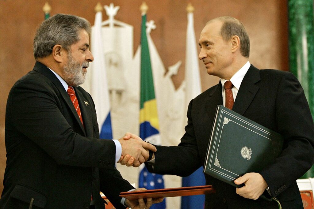 Lula da SIlva: Putin može da prisustvuje samitu G20 u Rio de Žaneiru bez straha od hapšenja Vladimir Putin With Luiz Inacio Lula Da Silva 2 1024x683