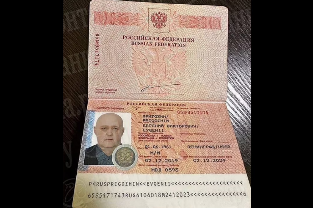 Slika iz pasoša dokazuje da je u padu aviona zapravo poginuo Prigožinov dvojnik? Prigozin Dvojnik Pasos 10000x666 1