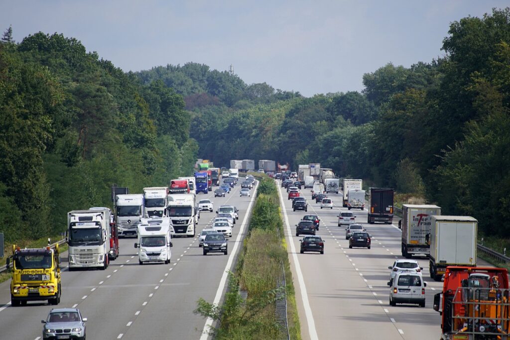 Autobahn AUTOPUT Kamioni 1024x683