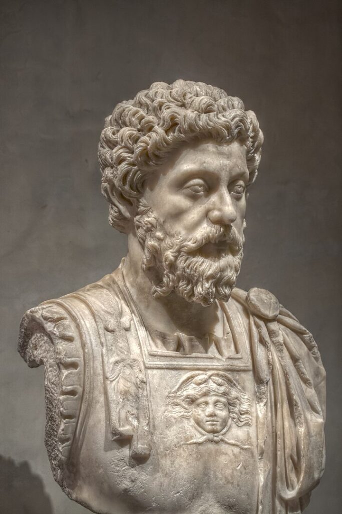Kako su istorijske ličnosti započinjale dan: Betoven ispijao kafu od 60 zrna, Frenklin sedeo nag 720px LImage Et Le Pouvoir Buste Cuirasse De Marc Aurele Age Marko Aurelije 683x1024