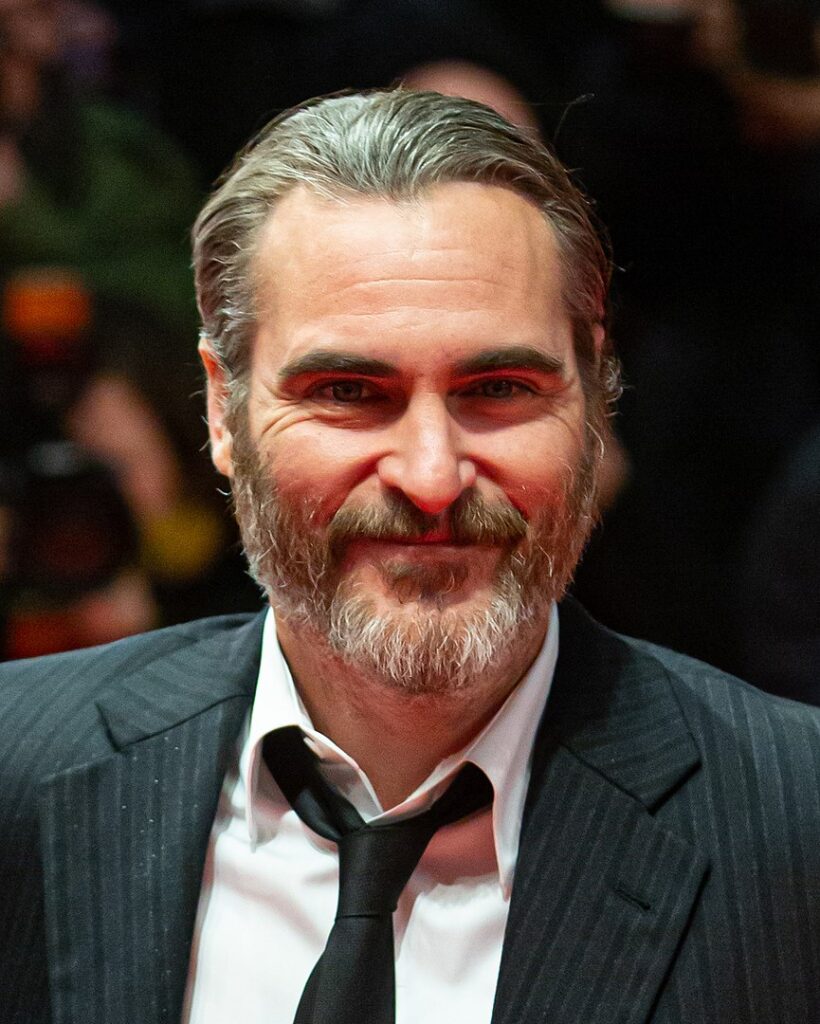 865px Joaquin Phoenix In 2018 Hoakin Finiks 820x1024