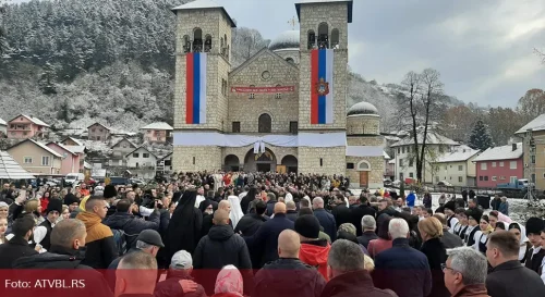 Vukanović: Zašto Crkva dijeli narod i urušava ugled podjelom ordenja korumpiranim političarima? Patrijarh U Foci 500x273 1