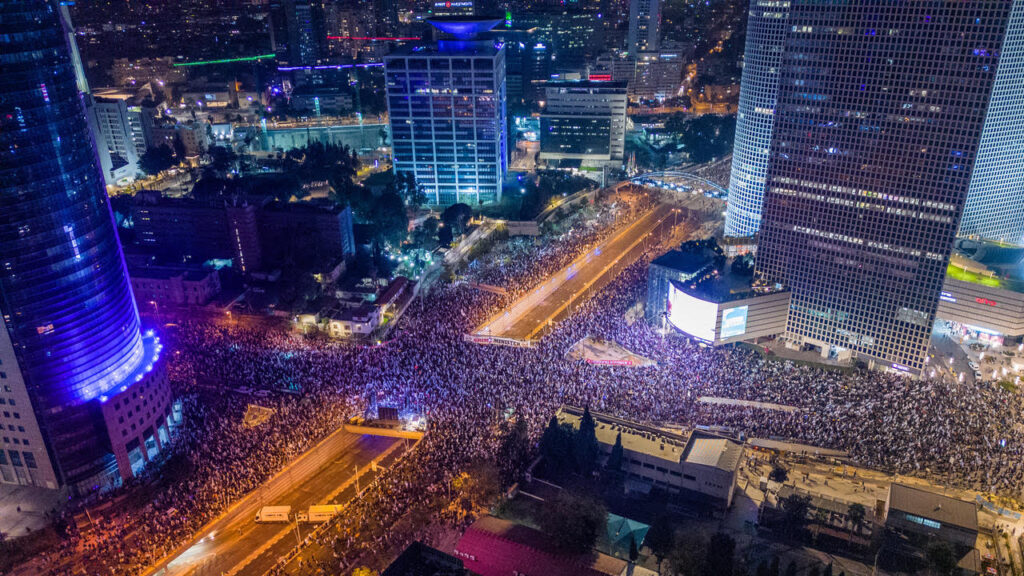 U Evropi i svetu skupovi podrške Palestincima המחאה נגד ההפיכה המשפטית קפלן פינת מנחם בגין 4 במרץ Protest Izrael 2023 1024x576