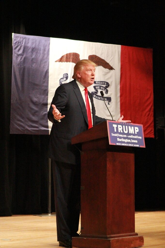 Da li Tramp može da nastavi izbornu trku posle odluke suda u Koloradu da ga diskvalifikuje? Donald Trump Ztamp 682x1024