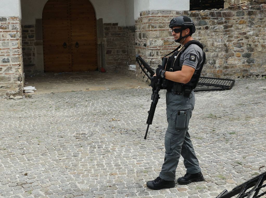 U naoružanju tzv. Kosovskih snaga bezbednosti i turske protivoklopne rakete dometa četiri kilometra POLICIJA I OKLOPNA VOZILA U SELU BANJSKA