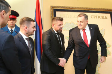 Pismo i odgovor oca Luke na uvrede, laži i jezik mržnje Ćamila Durakovića Davor Pranjic Camil Durakovic Milorad Dodik Scaled 374x250 1