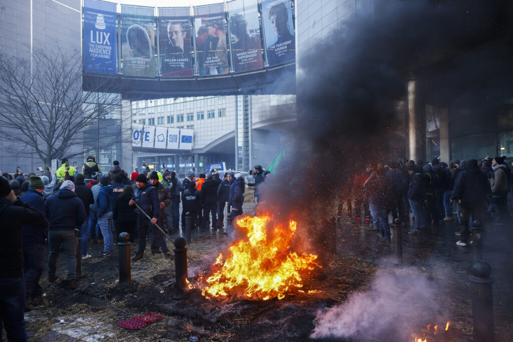Britanski kolumnista: Evropa je bolesna, krah se bliži. Vreme je za selidbu, dve destinacije su na vrhu popisa! 1706782823 Protest Brisel 2 1024x683 1