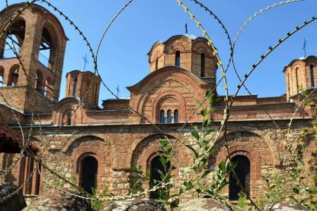 „Rebrendiranje“ crkve Bogorodice Ljeviške u Prizrenu u boji albanske zastave Bogorodica Ljeviska 640