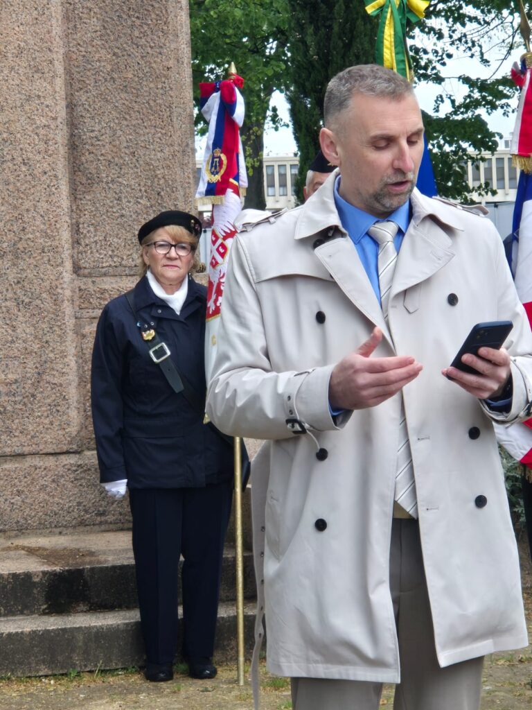 U Parizu održana komemoracija srpskim, jevrejskim i romskim žrtvama u logoru Jasenovac David Kom David Jakovljevic 768x1024