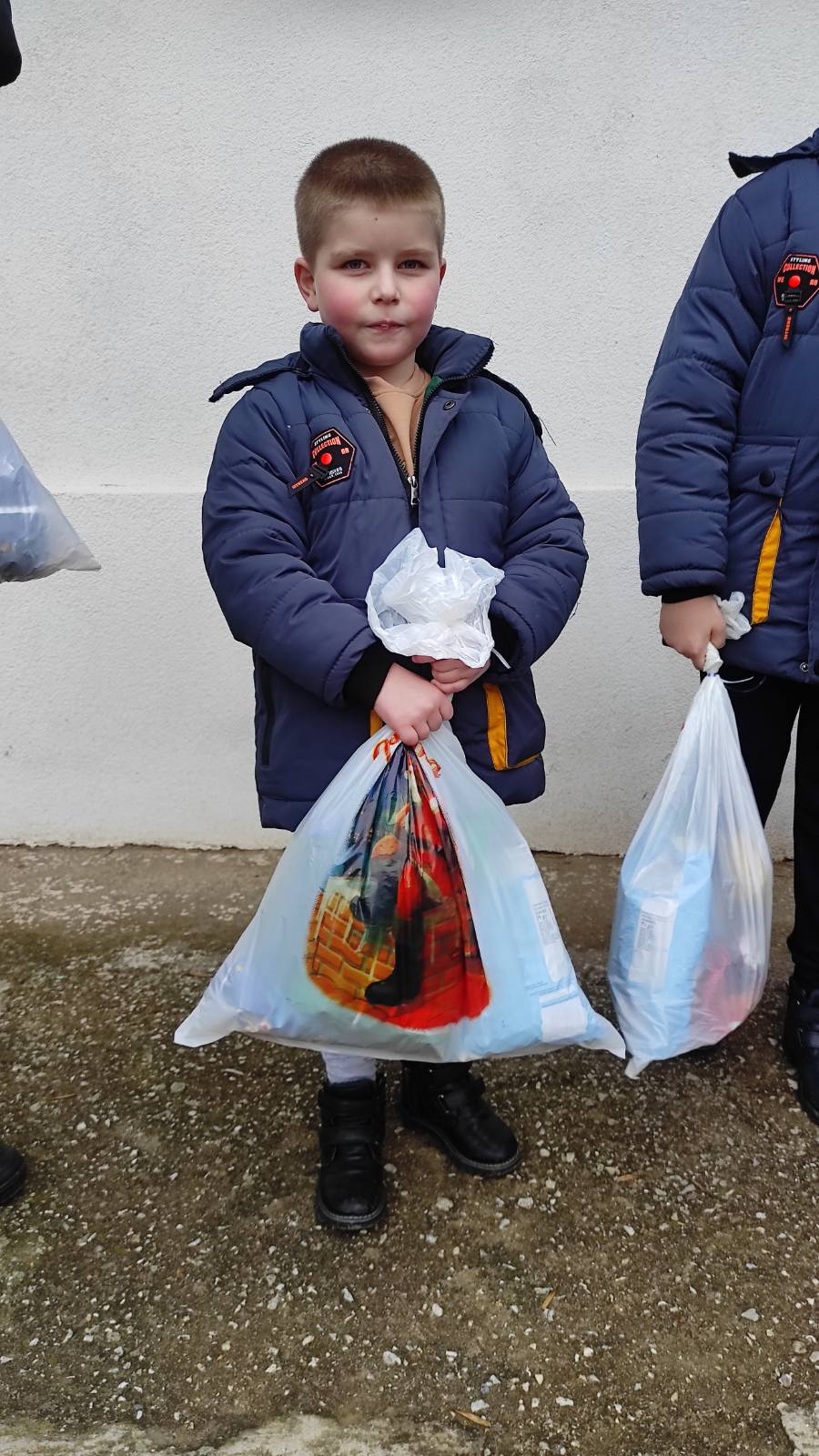 Novogodišnji - Božićnji dečji karavan Udruženja građana „Dečja radost“ iz Gnjilana 2024/25. 471765109 1716154375617093 7284199314138665854 N