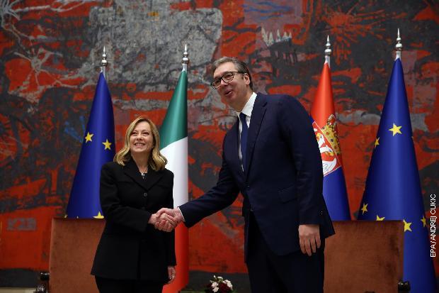 Djmeloni Avucic 413x620