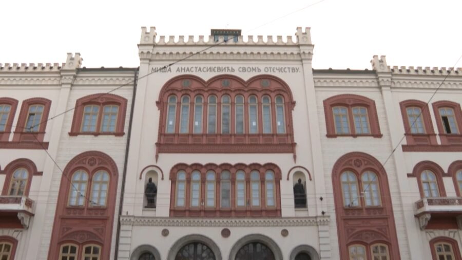 Godinu dana kako su studenti ispostavili zahteve vlastima, ispred Rektorata odali poštu 1744712680 Rektorat.width 1200
