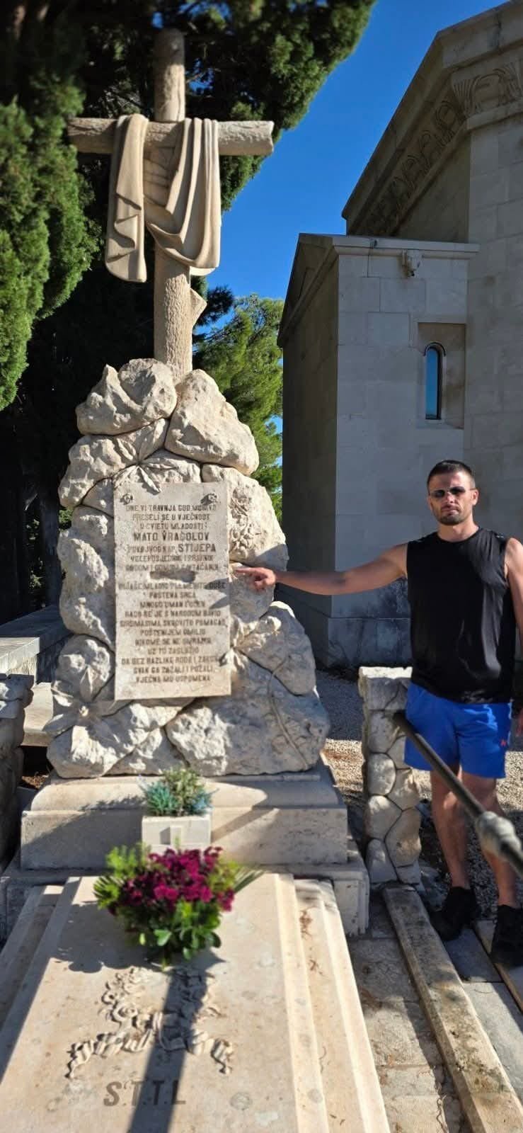 Priča o Matu Vragolovu – Srbinu katoliku sa čijeg spomenika je uklonjeno "SRCEM SRBIN" Caki Milicevic Aleksandar Spomenik 1 740