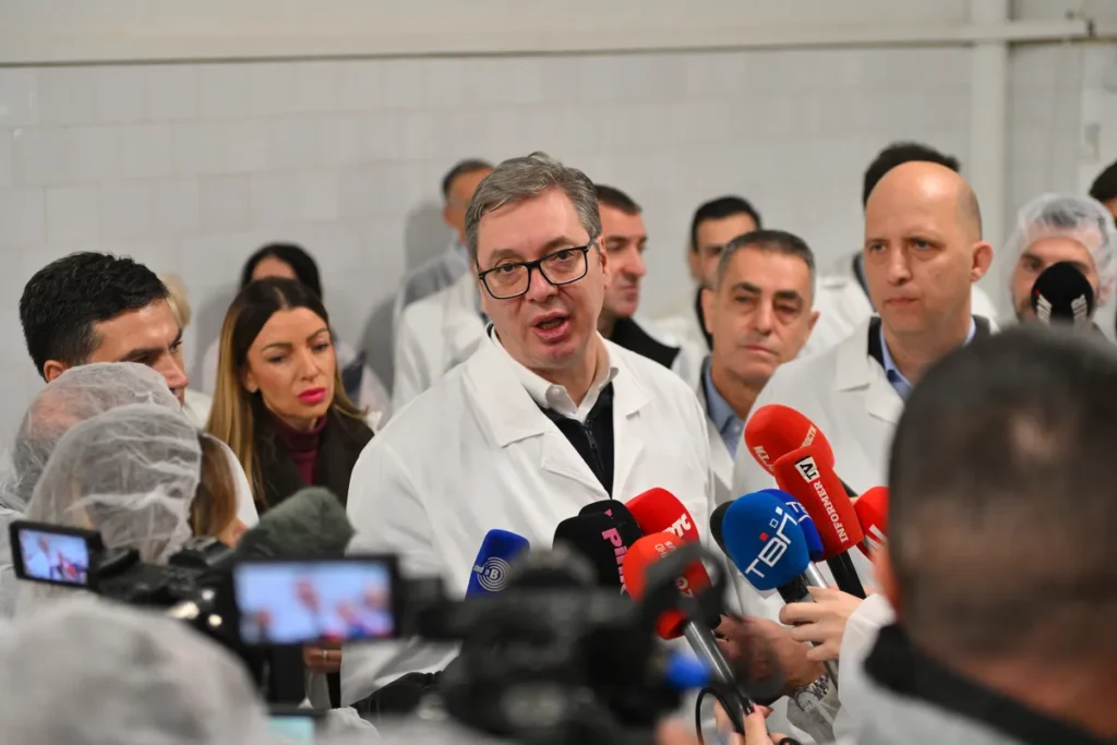 Student iz Niša: Vučić mogao da obiđe i fabrike koje su se zatvorile, čisto da vidi koliko sve ruši i uništava 1765556138 Tan2025 12 1212184132 6.width 1200 1024x683