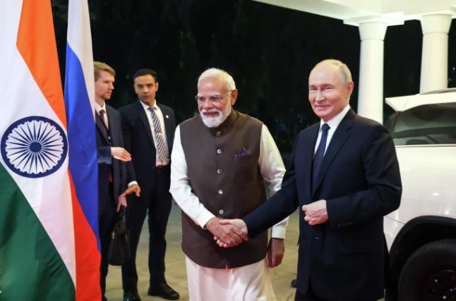 PUTIN MODI 640