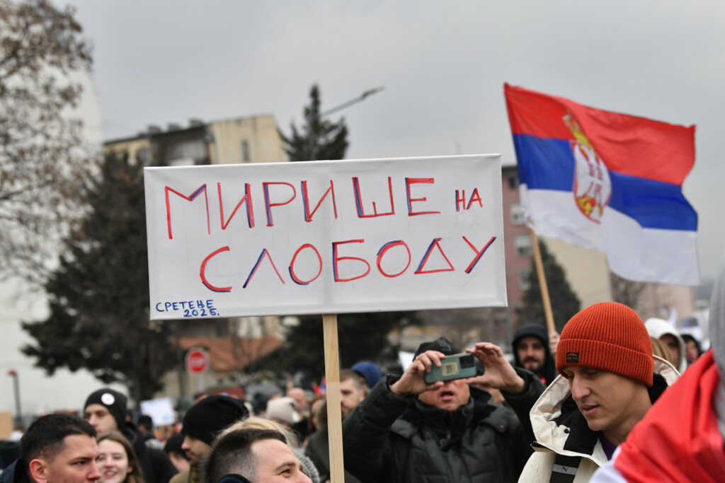 Studenti na protestu 28. decembra skupljaju potpise za raspisivanje vanrednih izbora Kragujevac Sretnimo Se Na Sretenje Studenti 150225 Foto Vladislav Mitic Nova Rs 120 1024x683 1