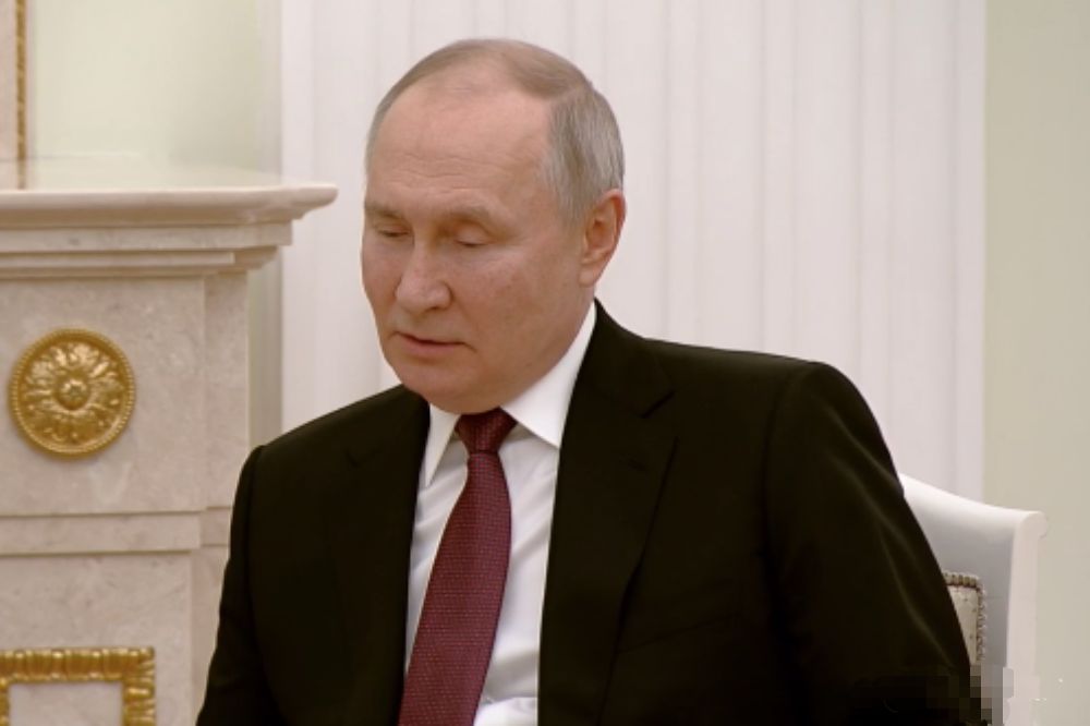 Kremlj: Novinari iz neprijateljskih zemalja učestvovaće na velikoj godišnjoj konferenciji Putina Vladimir Putin 1000x666 1