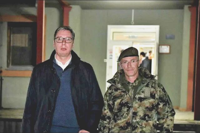 Američki stručnjak za Balkan: Većina srpskih generala želi ulazak u NATO, Vučiću bi bilo veoma teško da odbije ponudu Trampa za ulazak Vucic I Mojsilovic 640