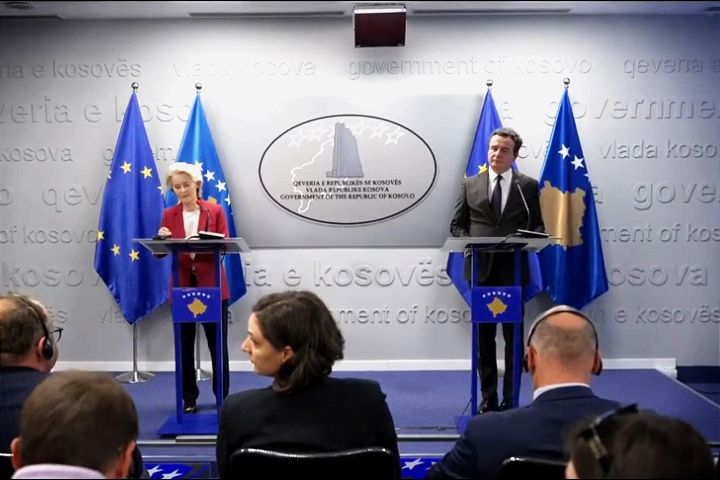Brisel ponovo otvara pitanje rokova za proširenje EU – Crna Gora najbliža, Srbiji postepena integracija Ursula Fon Der Lajen Aljbin Kurti 720x480 1